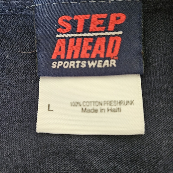 UConn Huskies NCAA Champion Tee, Large - Picture 4 of 5